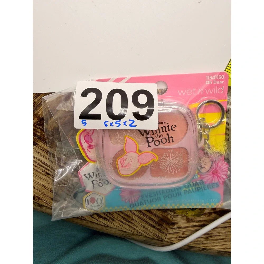 Wet n Wild Unisex Disney Winnie Pooh Oh Dear Eyeshadow Quad Piglet Keychain New‎
